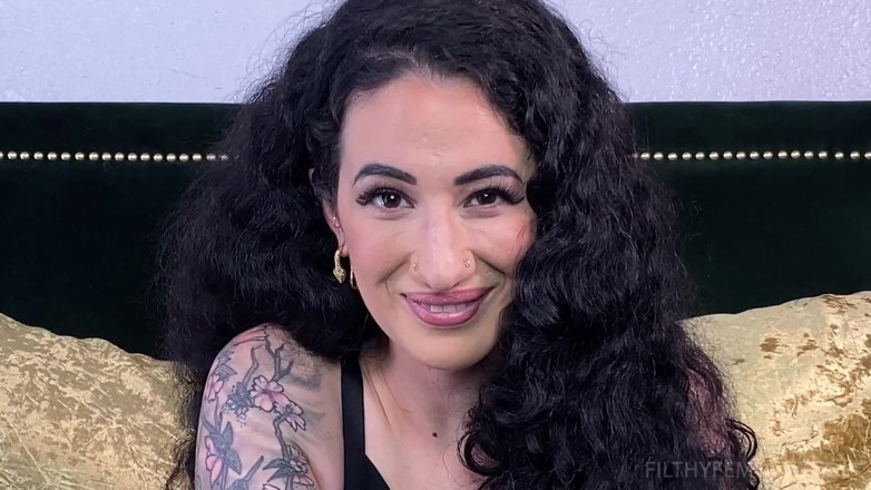 FilthyFemdom: Piccolo Sporco Cassonetto Sborra Con Arabelle Raphael