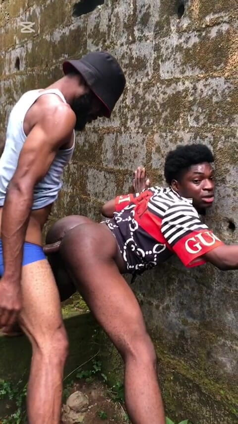 The bigboss: Zabierz mnie do lasu wypełnij mój tyłek spermą