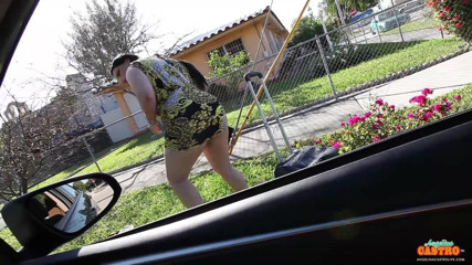 Angelina Castro: アンジェリーナ・カストロはホットフェラチオで彼女の運転手に報酬を与えます!