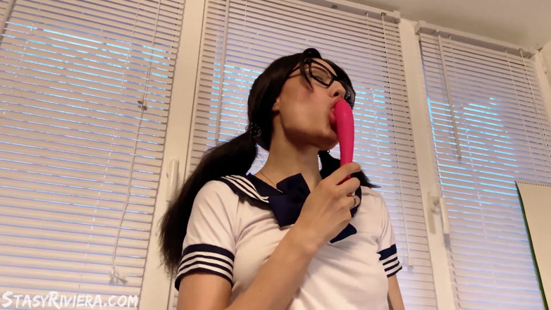 Stasy Riviera: Sexy universitária brinca com brinquedos sexuais com buceta, palmada e...