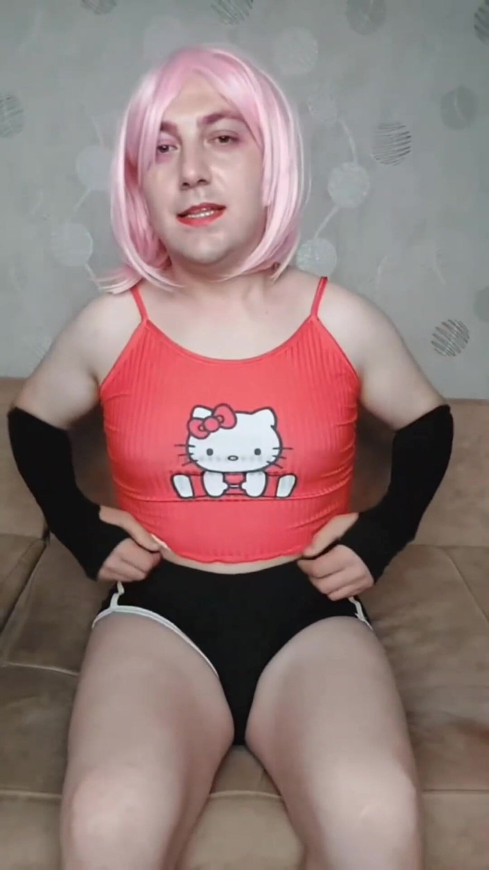 Kitty_Cross: Bei pantaloncini Cowgirl sissy gambe liscia grande culo
