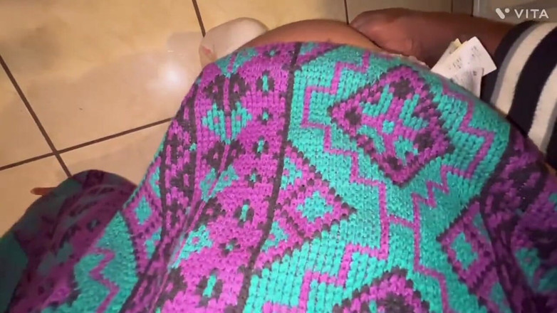 Fijii pornbox: Я спіймала його за переглядом хентай порно, тому я дозволила йому використовувати свою дупу, щоб дрочити на різдвяний трах