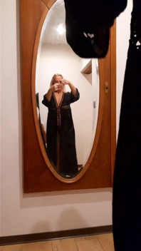 Isteri blonde matang yang cantik seks buatan sendiri