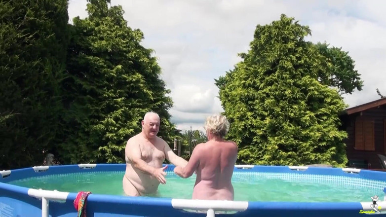 Dirty Doctors Clips: Playing in the pool