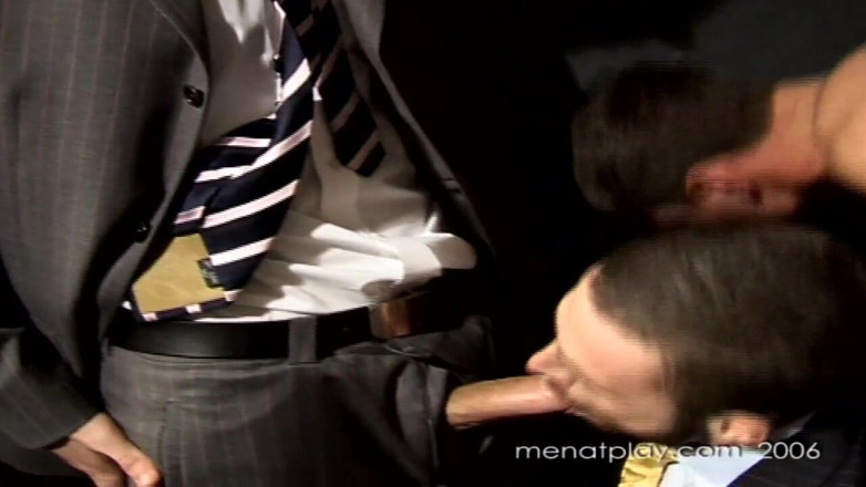 MenAtPlay: Výkonná gloryhole 4