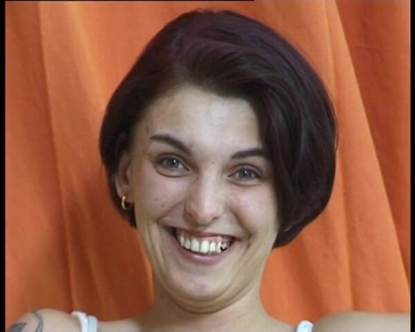 YOUR FIRST PORN: Nicky - jsem (ne) hodná holka.