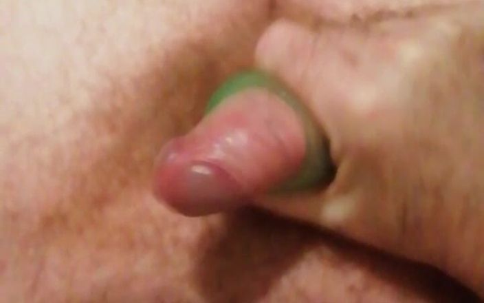 TheUKHairyBear: Britânica peluda ruiva papai urso masturbando com manga punheta