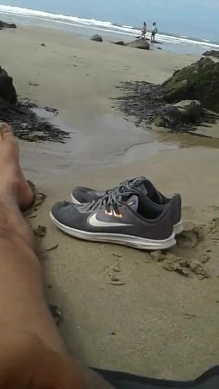 Boy top Amador: Mastubation im freien am strand
