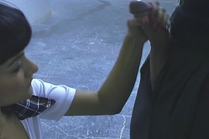 THAGSON RETRO: Baştan çıkarıcı esmer kanepede sert sikiliyor