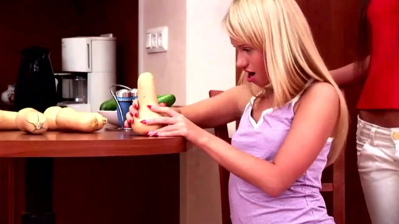 XTime Vod: Nebunie cu vibrator legat (film complet)