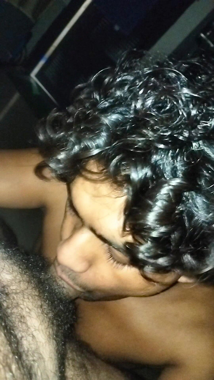 Sa123bh: Indian Desi Hot Man Dick Sucking Deep Shot in Tha...