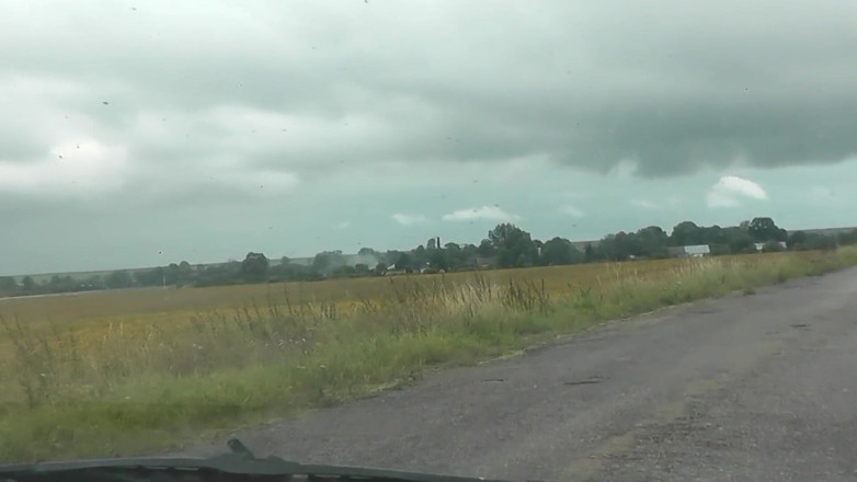 XXX-Platinum: Mooie stiefmoeder milf stopt de auto, masturbeert poesje, krijgt een...