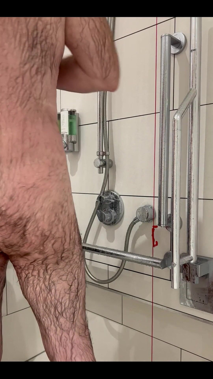 Djdavexxx: Grosse bite et douche de cul poilu