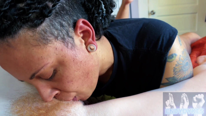 EnbyDykes: My Stud Wife Sucks My Clit so Good I Can’t...