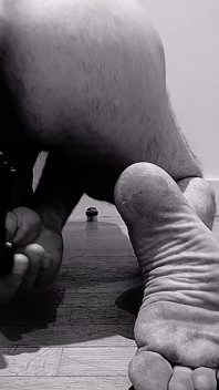Gros Plan Sur Mes Pieds Et Mon Cul, Nu Jouant Avec Mon Vibromasseur Prostatique