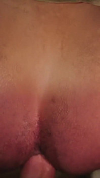 Em primeiro plano - grande pau sem cortes latino Camilo Brown fodendo um amigo moedor em pêlo e prenhando sua bunda grande e preta