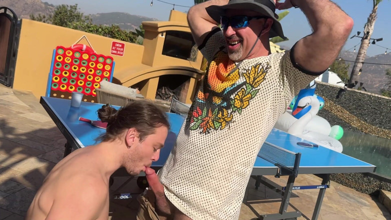 Kev Inspring: StripPing Pong mit max Adonis &amp;kev inspirierend