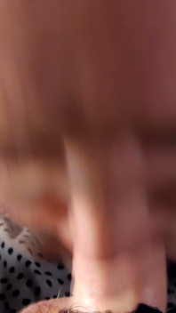 4K milF mit dicken titten lutscht schwanz für riesige gesichtsbesamung