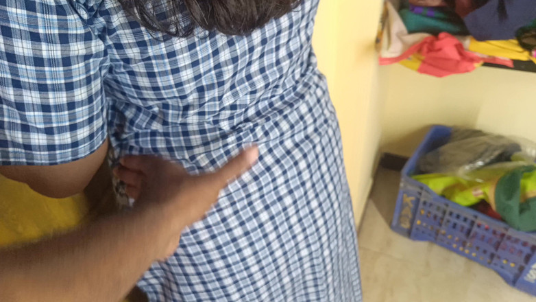 Magilmathi: 美しいデシガール