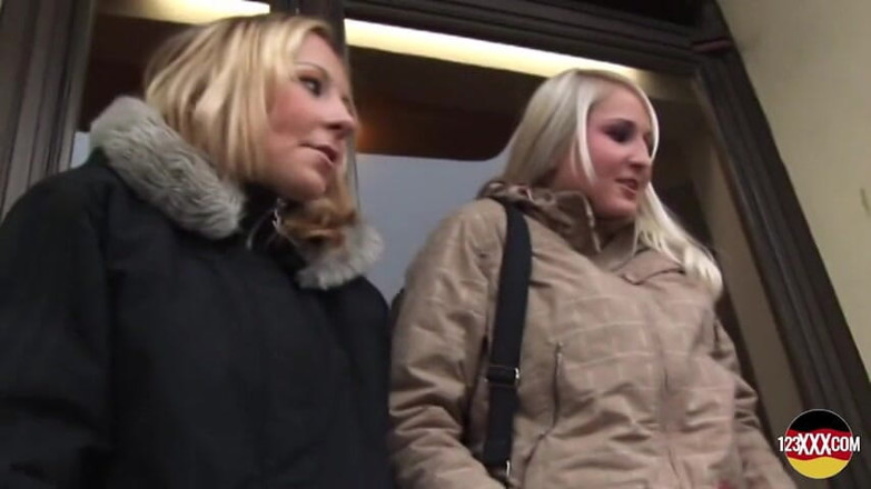 123XXX - 100% Amateurs: Tre smala och kåta lesbiska älskar Tyskland