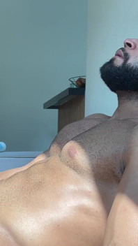 Hung papi solo alencar trai trẻ cơ bắp khoe hàng