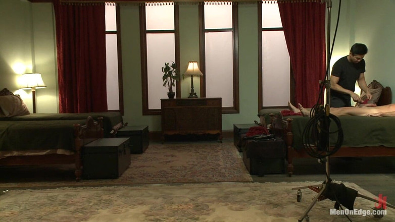 Men on Edge: 大きな太ったチンポがエッジを切られる