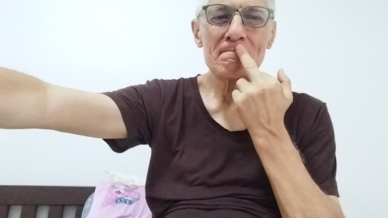 Big uncut hard cock: Limba arată futai cu pula mea mare