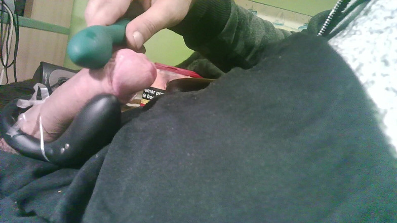 The girls' cave of fear: Double Toy Vibrating at the Tip Until Ejaculation