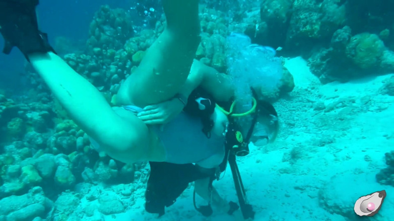 Mistress Pink Pearl: Alone Time in Bonaire