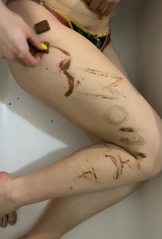 Monnycka: Jambes sexy au chocolat