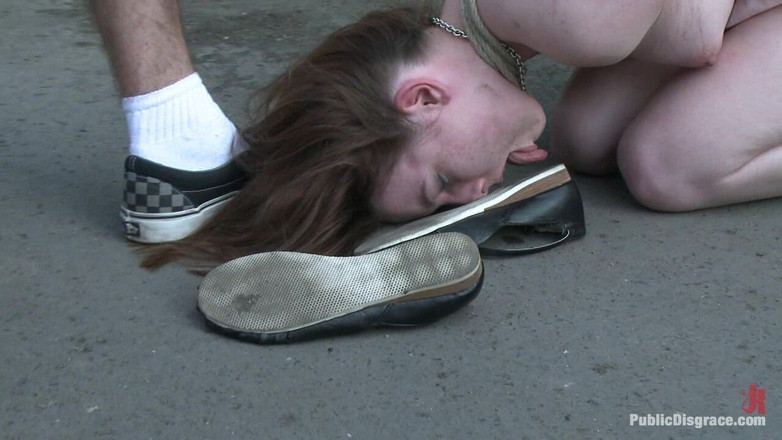 Public Disgrace by Kink: サンドラ・ロマンが再び活躍し、油断したイギリスの潜水艦を支配している!!!