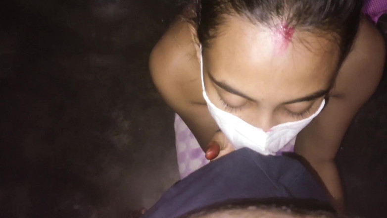 Lovely Dipti: Video rekaman seks tante seksi india lagi asik nyepong kontol