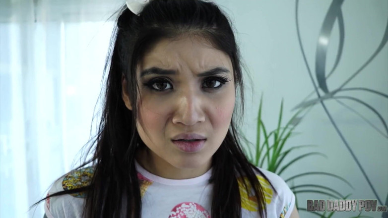 BadStepFamilyPov: Tetovaná Brenna Sparks je postříkaná na břicho od nevlastního otce