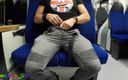 Funnyboy-Ger: Mentre sul treno in movimento, test diversi giocattoli sul mio...