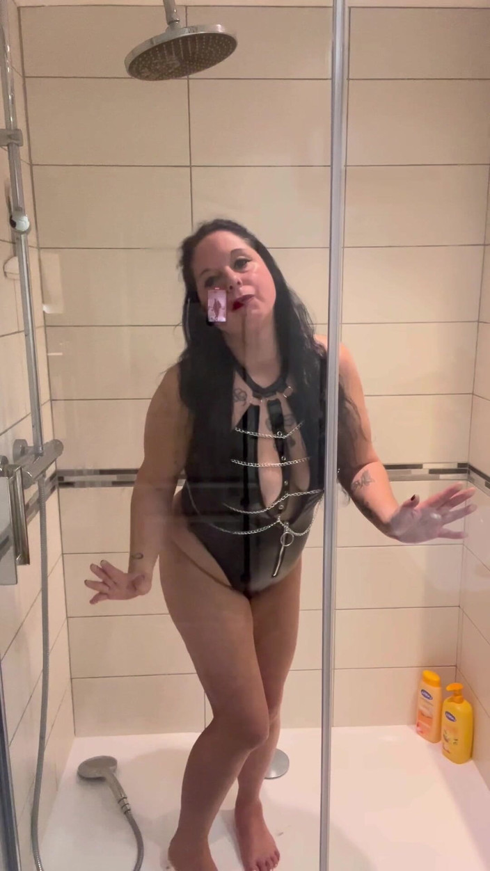 Maitresse Clara: Інструкція з дрочки, asmr в душі