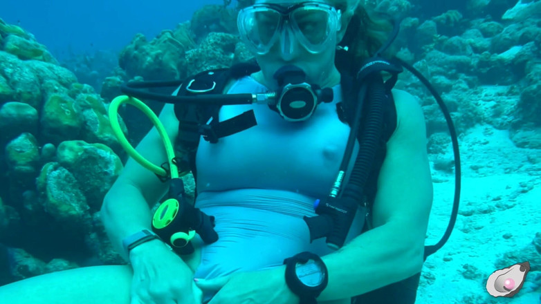 Mistress Pink Pearl: Bersendirian Time di Bonaire