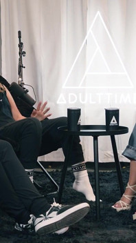 Scarlett Alexis & anna claire clouds Pen*s fingers & mile high club | il podcast di Tempo per adulti