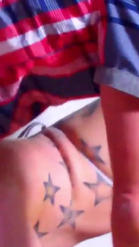 Amadoras gostosas da França não podem esperar para serem fodidas juntas
