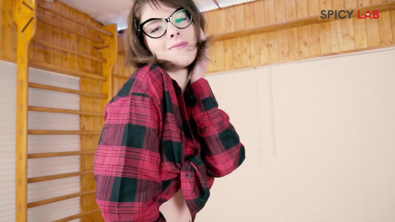 Spicy Lab Production: Capitano's Couch - the Italian Capitano Eric Fuck Hard the Hot...