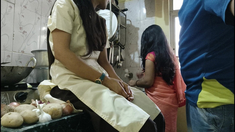 Mumbai Ashu: Un ragazzo con due ragazze, Mumbai Ashu Champa e Raj