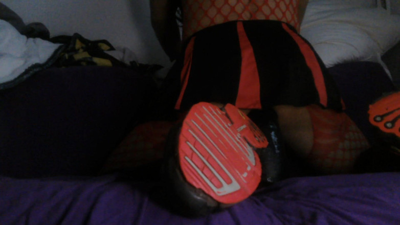 Damaged Hole: Чёрно-красный Костюм Чирлидера, BBC Поедет К Оргазму