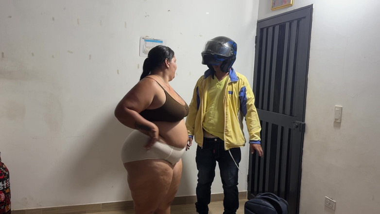 Lexly_16: The Pizza Delivery Man Is Caught in the Form of...