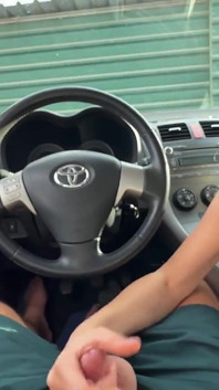 Kelipan batang di tempat letak kereta