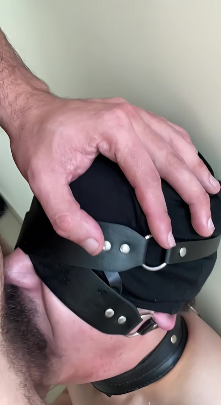 Danmel X: Garganta profunda mi polla en su boca
