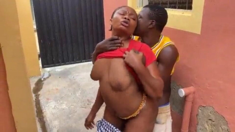 Magiksex1: Skutečné venkovní porno Naija