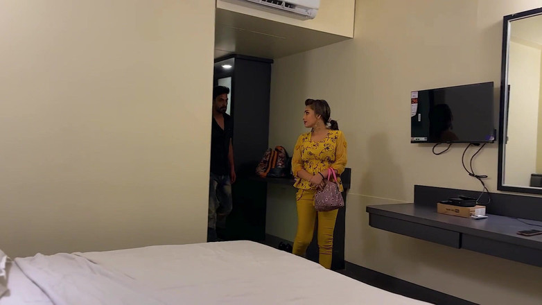 Next short: Kayınbiraderi üvey erkek kardeşini sikiyor Hintli 