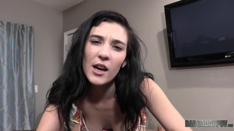 BadStepFamilyPov: Jenna Reid dikongkek dalam pantat besarnya daripada ayah tirinya
