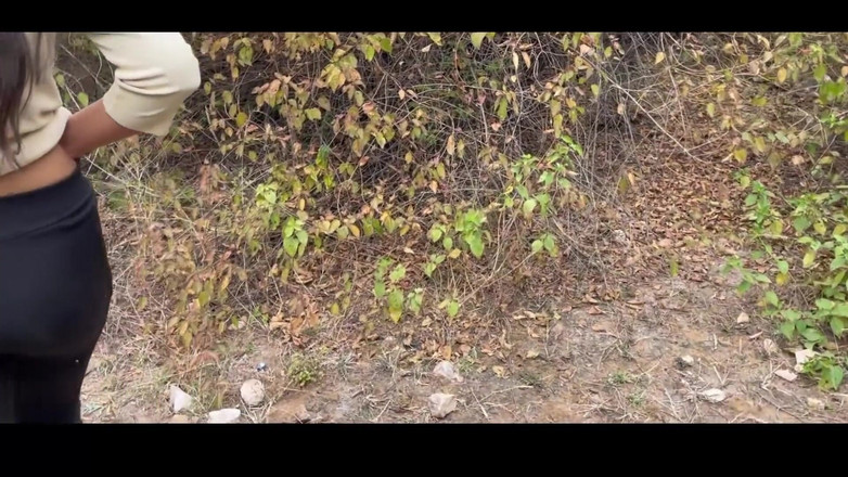 Indian Senu: Desi místní vesnice teen dívka venku