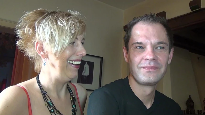 Old & Young: Kompilasi pesta seks, lesbian, bertiga dan pancutan mani