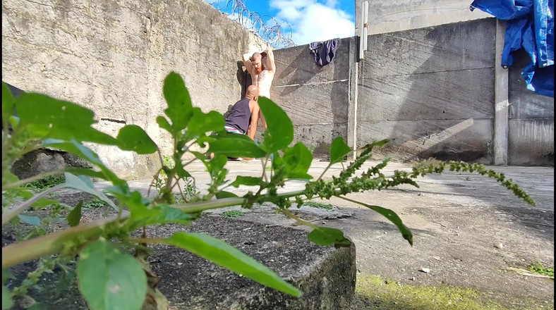 carmonaoficial: Kamera w lesie filmuje dwóch heteroseksualistów uprawiających seks